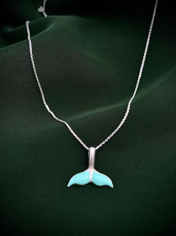 آویز دم نهنگ 