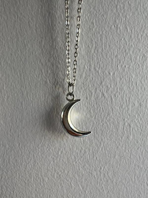 گردنبند ماه