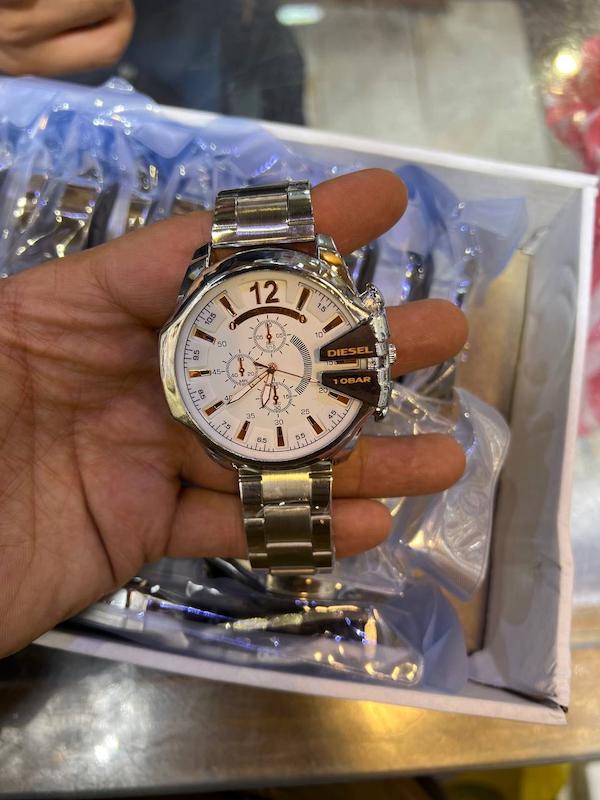 (m 1030)ساعت دیزل مردانه با جعبه کادویی و باتری رایگان