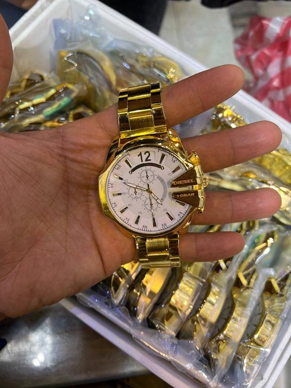 (m 1030)ساعت دیزل مردانه با جعبه کادویی و باتری رایگان