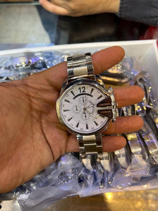(m 1030)ساعت دیزل مردانه با جعبه کادویی و باتری رایگان