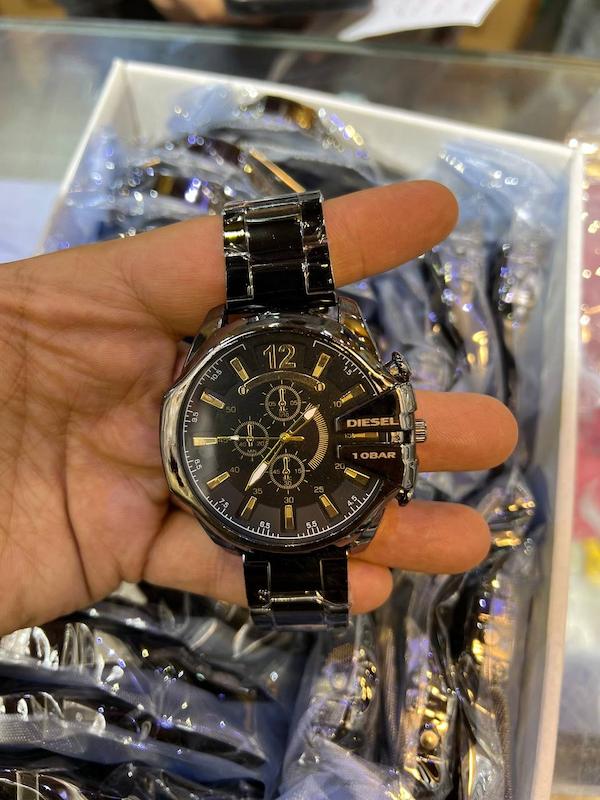 (m 1030)ساعت دیزل مردانه با جعبه کادویی و باتری رایگان