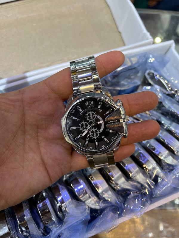 (m 1030)ساعت دیزل مردانه با جعبه کادویی و باتری رایگان