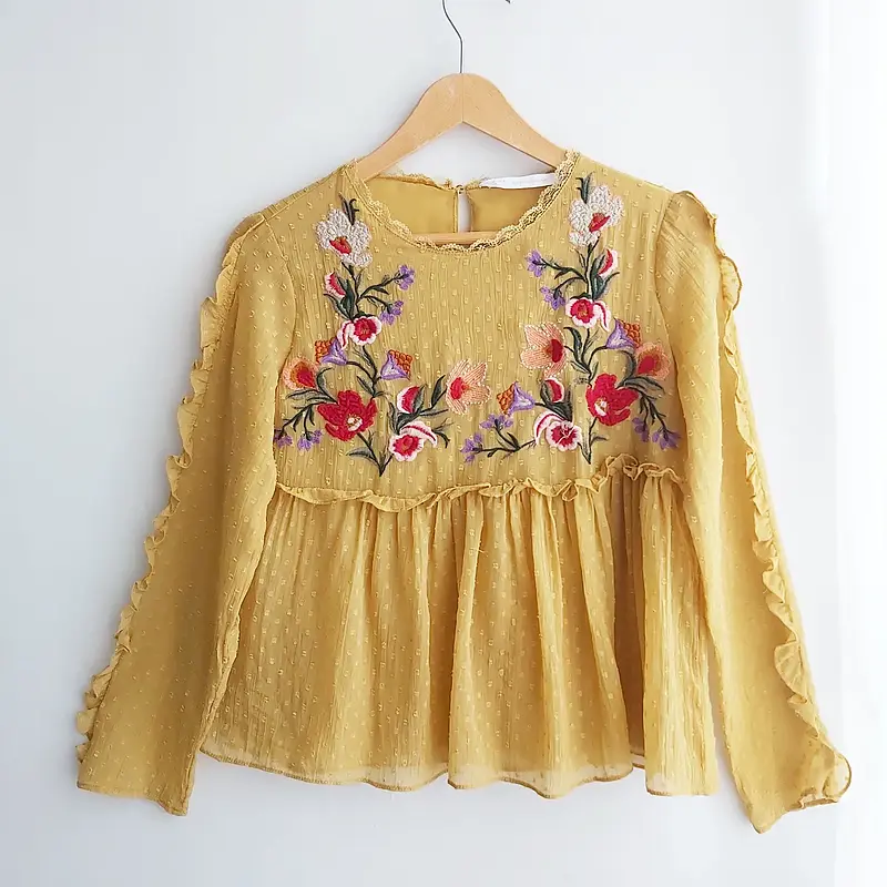 بلوز خردلی گلدوزی zara