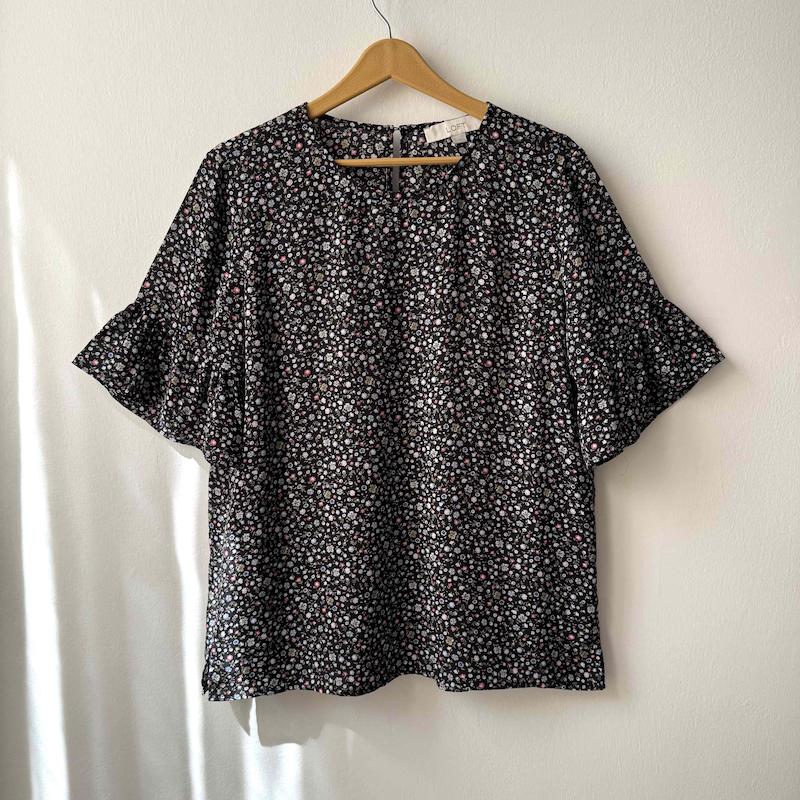 بلوز مشکی گلدار