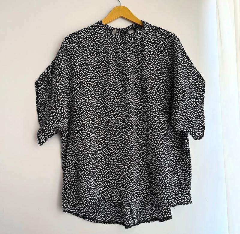 بلوز سیاه خال خالی
