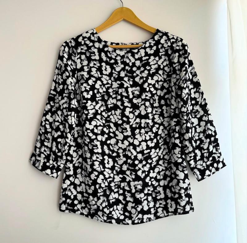 بلوز سیاه طرح دار