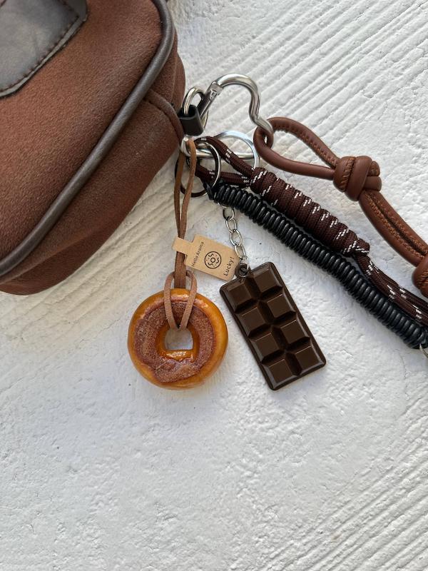 چارم بگ دونات و شکلات