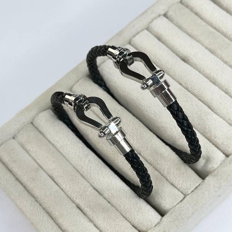 دستبند چرمی کالکشن فرد