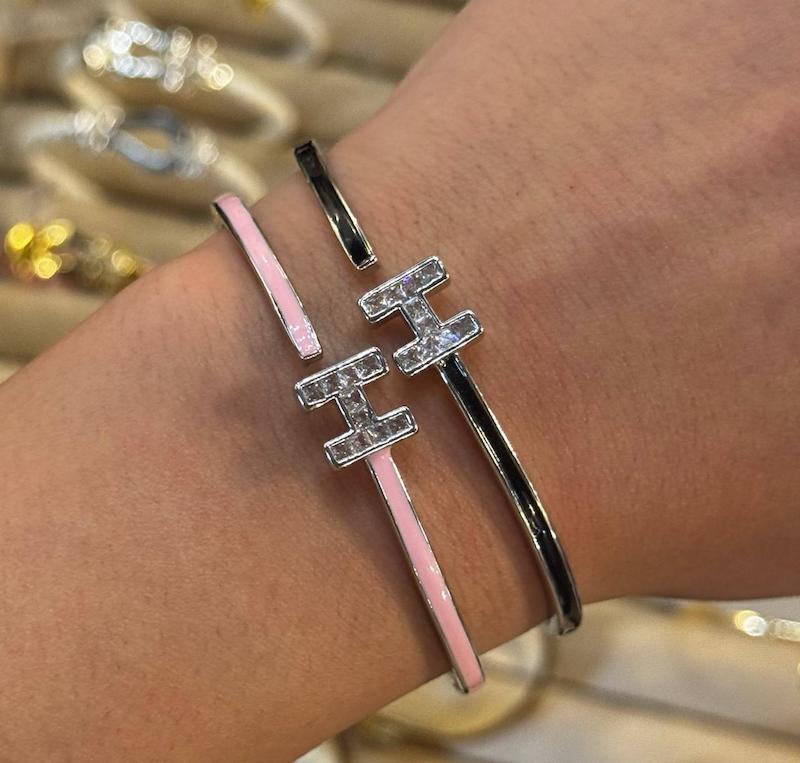 دستبند Hاستیل