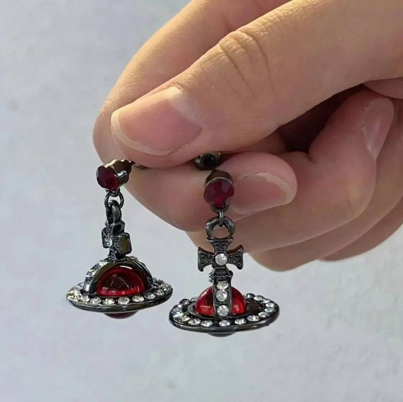 گوشواره ویوین وست وود