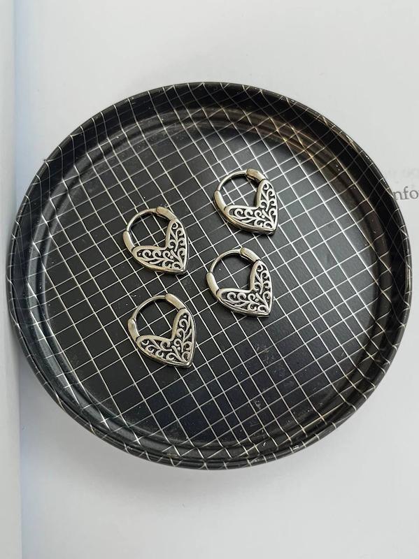 گوشواره سیاه‌قلم