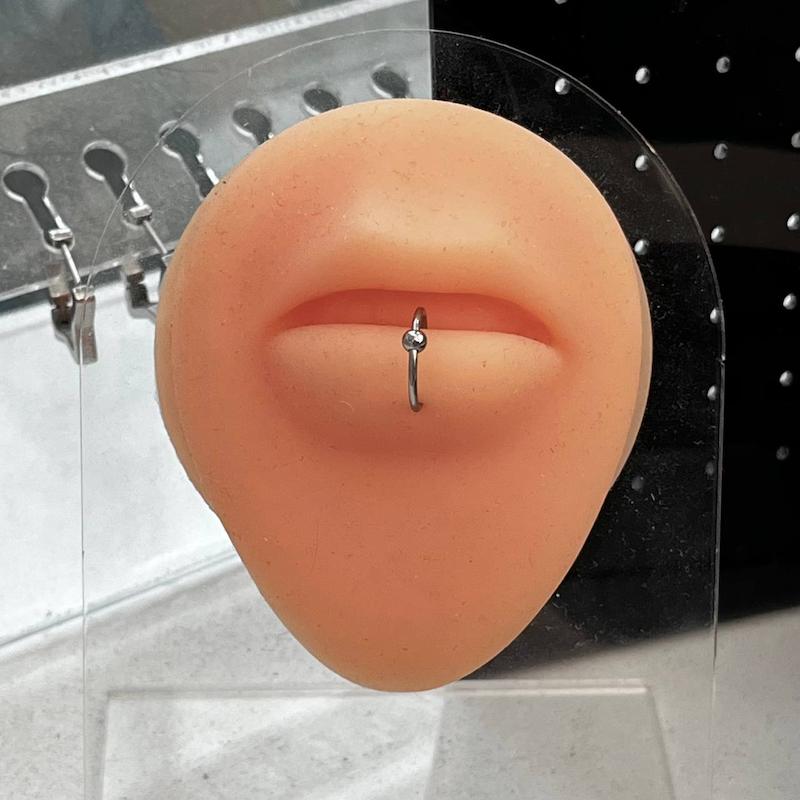 حلقه فیک گوی‌دار