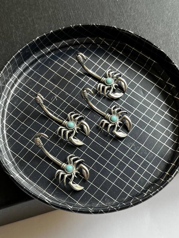 پیرسینگ ناف عقرب