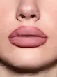 خط لب شیگلم رنگ Momojo