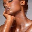بادی میست هایلایتر بدن Go Go Glow شیگلم Sheglam رنگ Frosted Opal