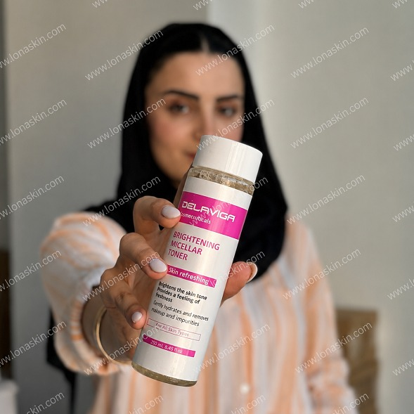 محلول پاک کننده صورت پوست های دارای لک دلاویگا  Brightening Micellar Toner Skin refreshing DELAVIGA