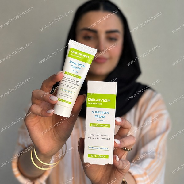 کرم ضد آفتاب پوست های معمولی تا چرب دلاویگاSunscreen Cream SPF 50 Sun Protection