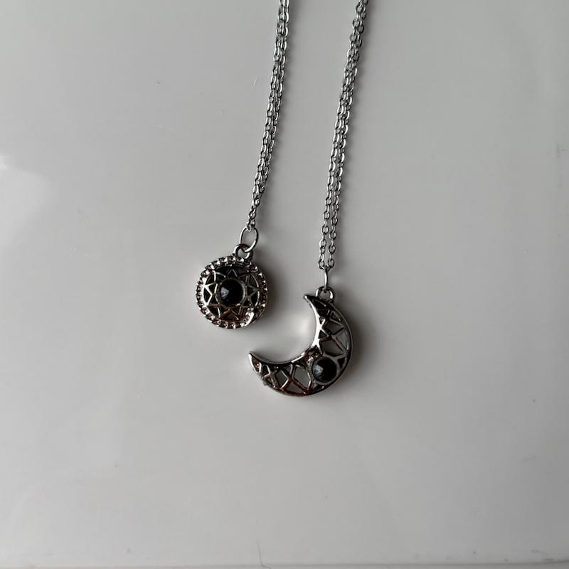 گردنبند ست دو نفره مگنتی (۱۰۰زبان دوستت دارم)