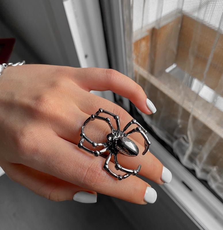 انگشتر عنکبوت 🕷️