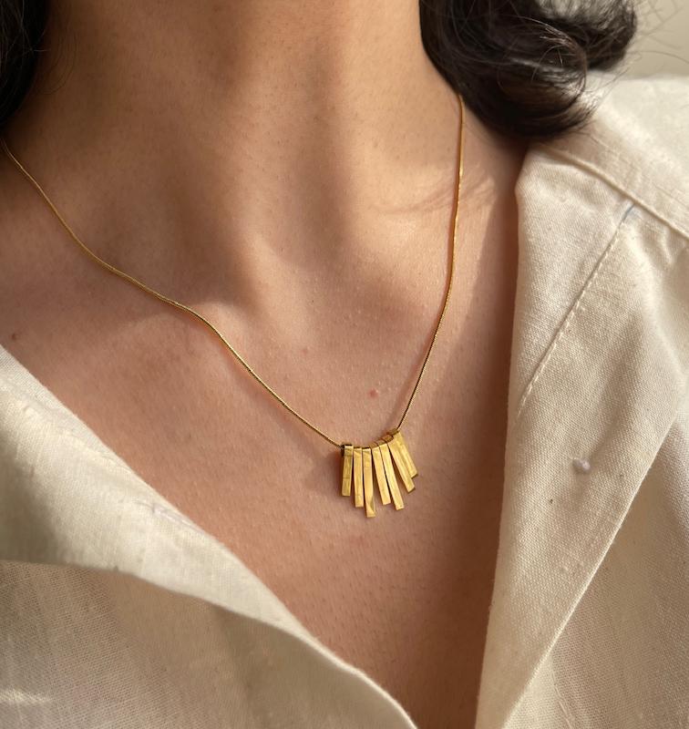 گردنبند خورشيدى