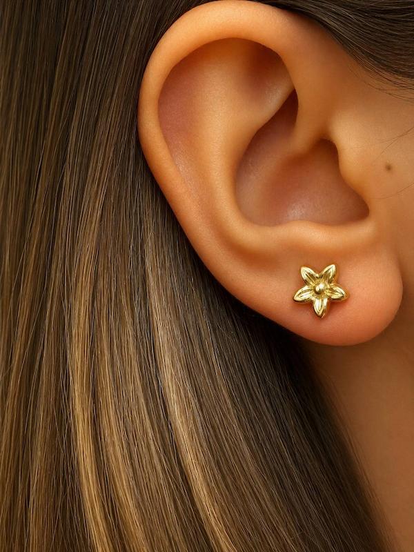 گوشواره میخی طرح گل