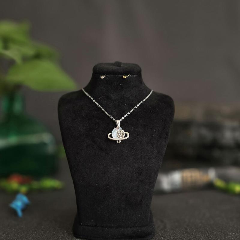 گرنبند مهتاب