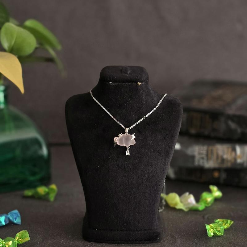 گردنبند ابر بارانی