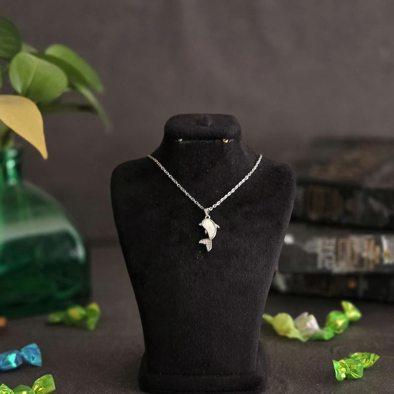 گردنبند دلفین مرمری