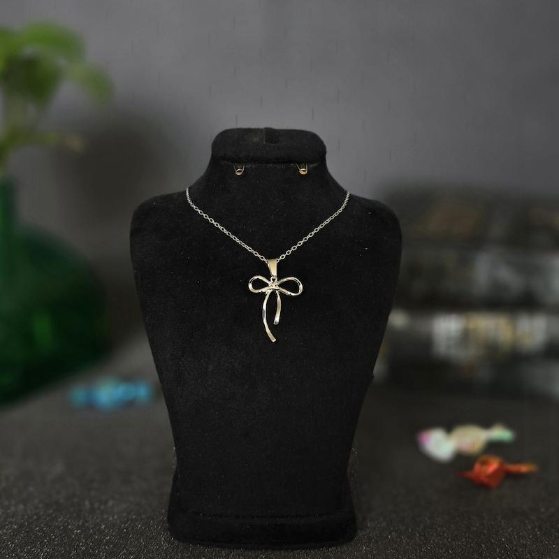 گردنبند پاپیون