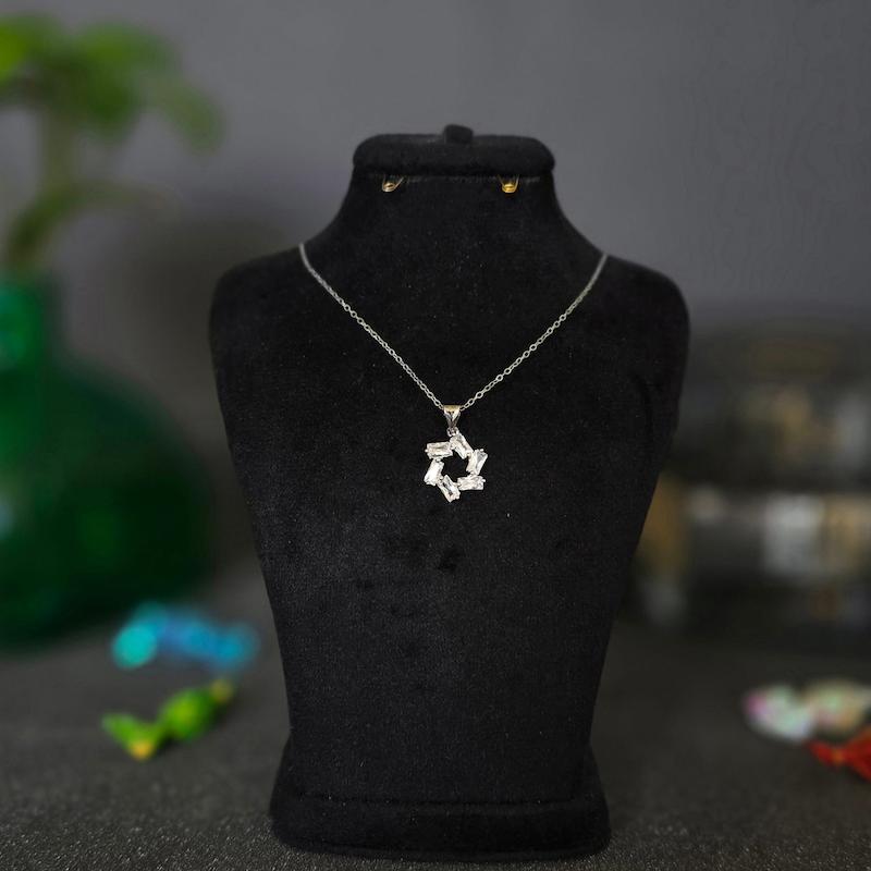 گردنبند ستاره