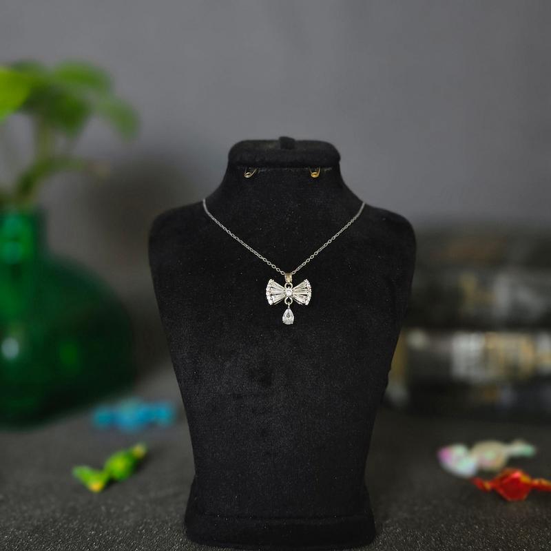 گردنبند پاپیون نگینی