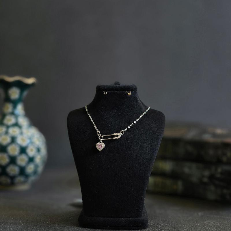 گردنبند سنجاق