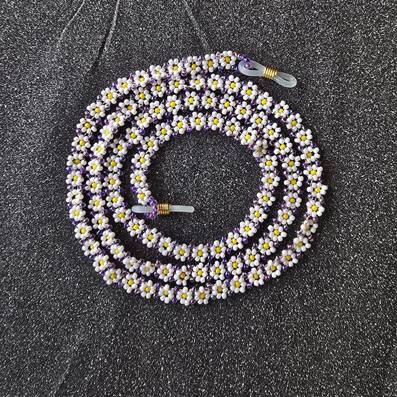 بابونه سفید بنفش