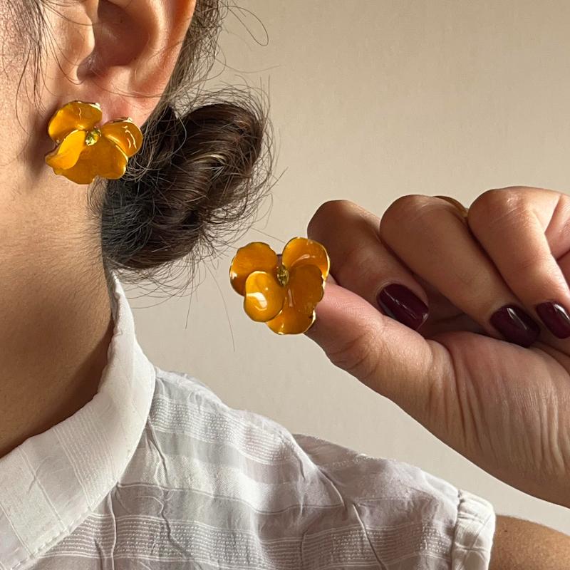 گوشواره گل میناکاری نارنجی