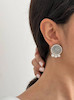 گوشواره سکه ای دور نگین با سه مروارید