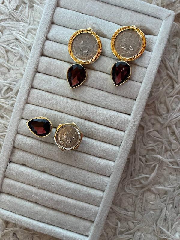 گوشواره سکه‌ای با اشک قهوه‌ای