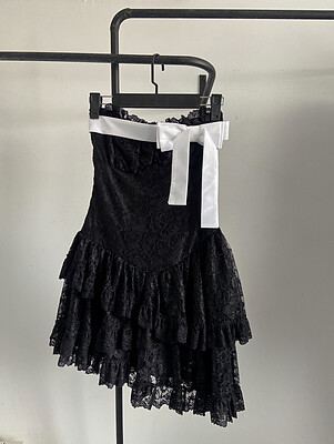 BLACK BOW-ACCENT LACE DRESS