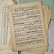 کاغذ نوت موسیقی قدیمی