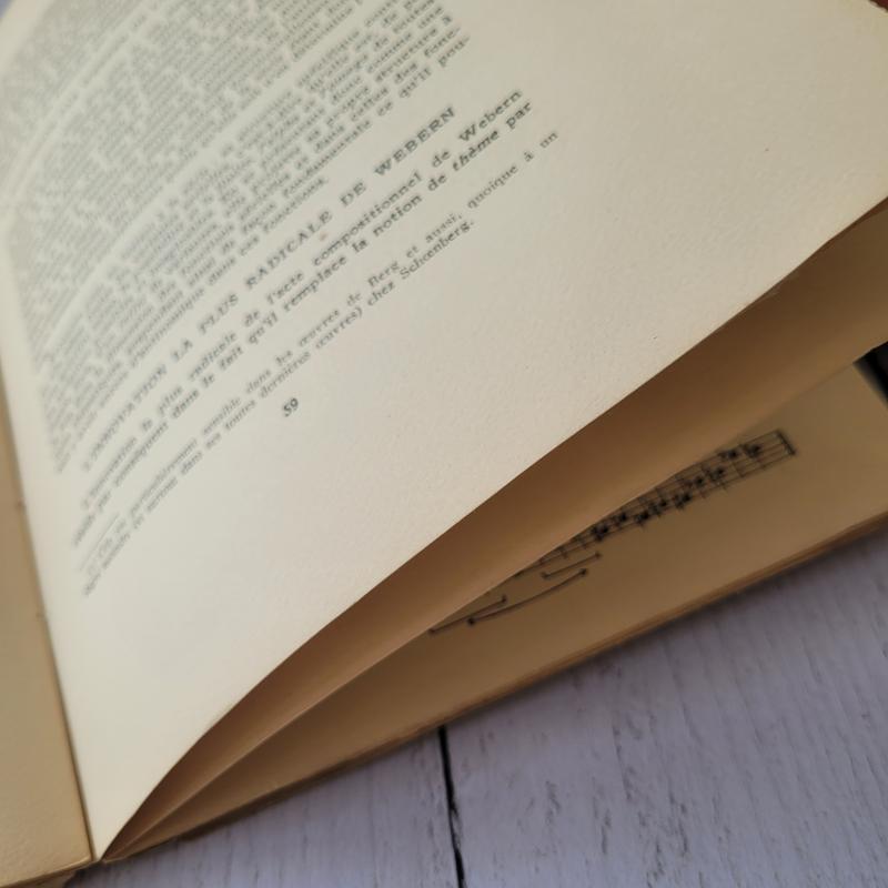 کتاب la musique de 12 sons