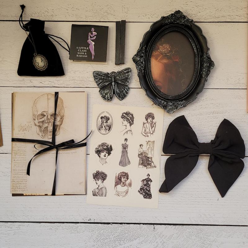 پک هدیه dark feminine 🖤