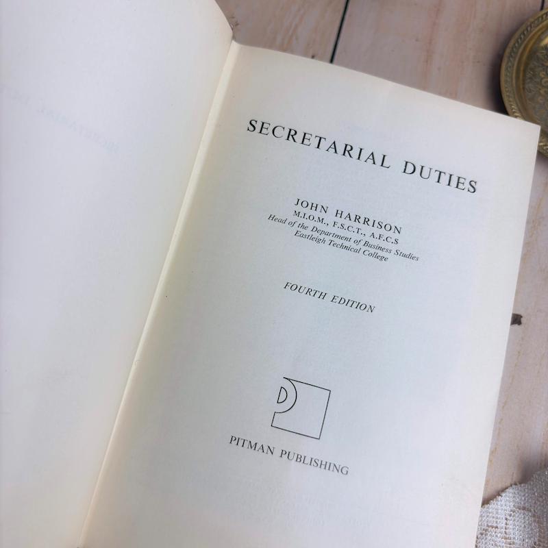 کتاب secreterial duties