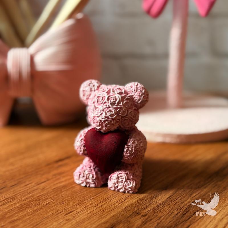 مجسمه خرسی صورتی قلبی