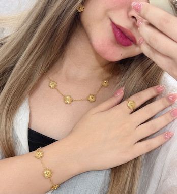 چطور اکسسوری‌هامون رو با لباس ست کنیم؟ ✨