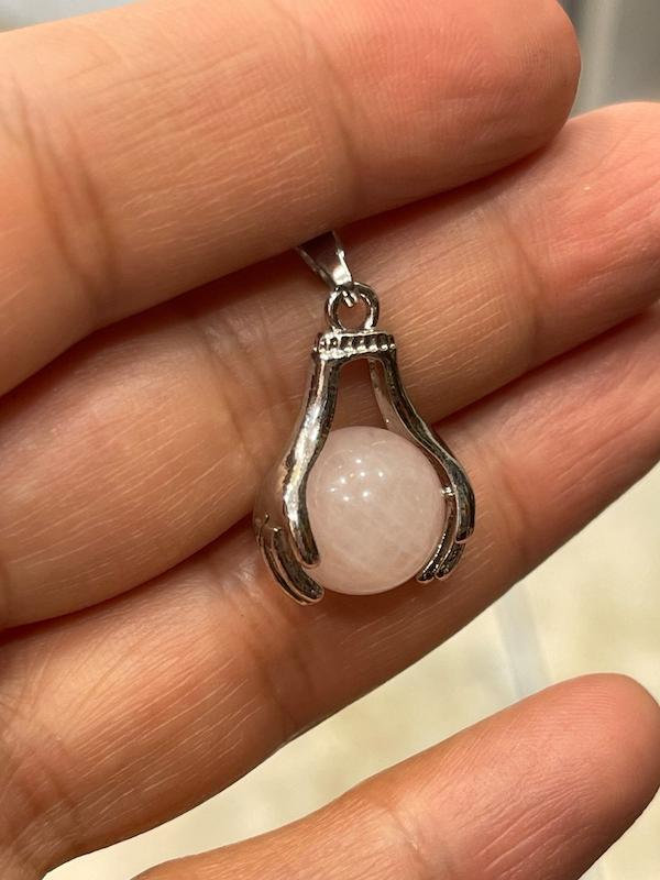 گردنبند سنگ رز کوارتز