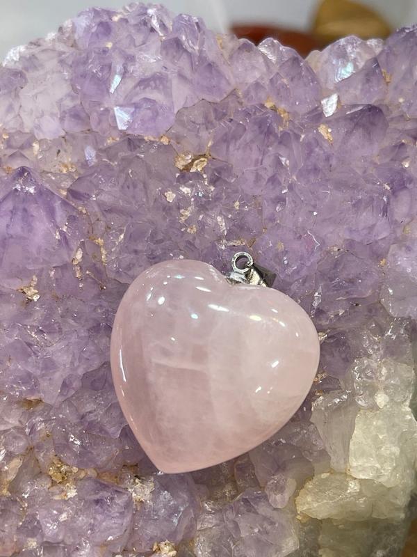 گردنبند سنگ کوارتز صورتی