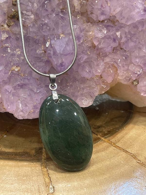 گردنبند سنگ عقیق سبز طبیعی کمیاب