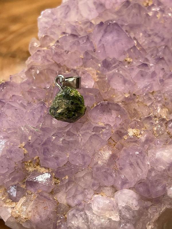 گردنبند سنگ گارنت سبز دمانتوئید
