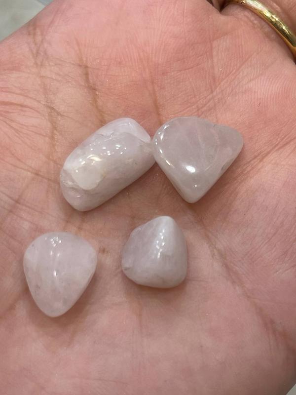سنگ تامبل رز کوارتز کوچک (۱عدد)