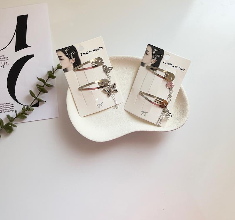 تقتقی آویز دار